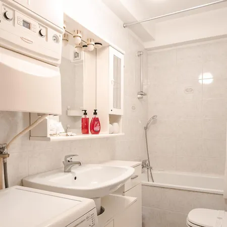 Piazza Goldoni Mazzini *free Wifi* Apartment