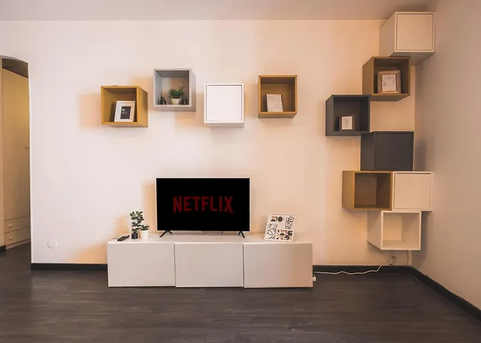 [piazza Goldoni] Mazzini *free Wifi* Trieste