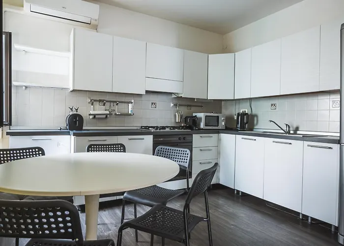 [piazza Goldoni] Mazzini *free Wifi* * Trieste