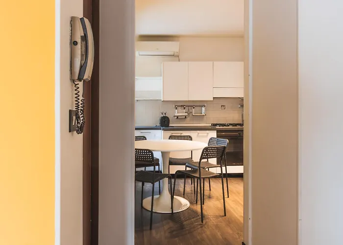 [piazza Goldoni] Mazzini *free Wifi* * Trieste