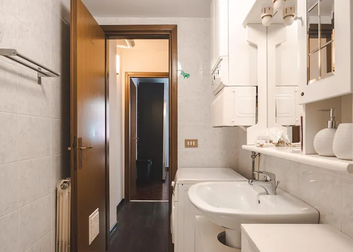 [piazza Goldoni] Mazzini *free Wifi*