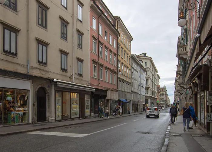 Appartamento [piazza Goldoni] Mazzini *free Wifi* Trieste